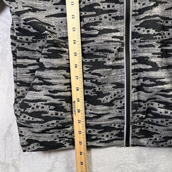 Title Nine Daily Decathlon Full Zip Jacket Women's Large Grey Camo Running Gym - Picture 12 of 16